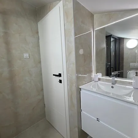 לינה וארוחת בוקר Luxury 3*