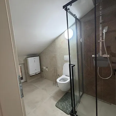 לינה וארוחת בוקר Luxury פונאנט