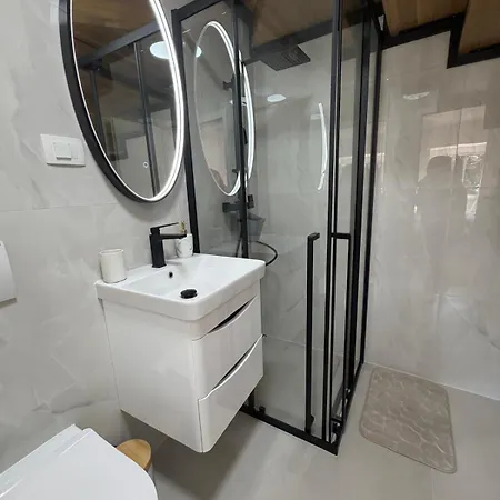 לינה וארוחת בוקר Luxury פונאנט